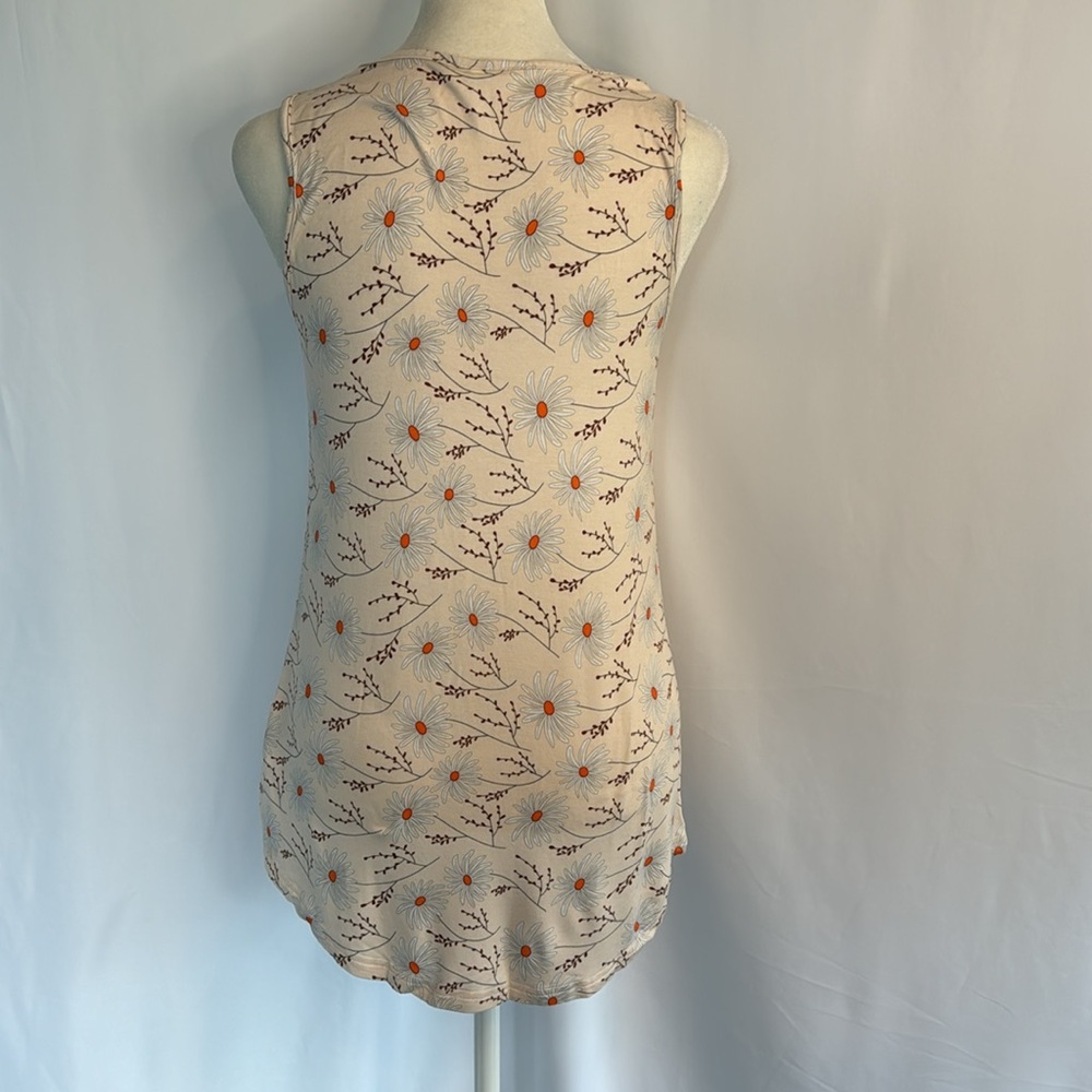 ❤️3/$30 Longyuan Daisy Tank - Picture 5 of 7